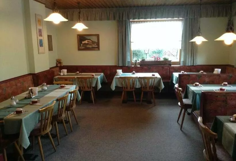 ペンション Bed & Breakfast Plattenhof