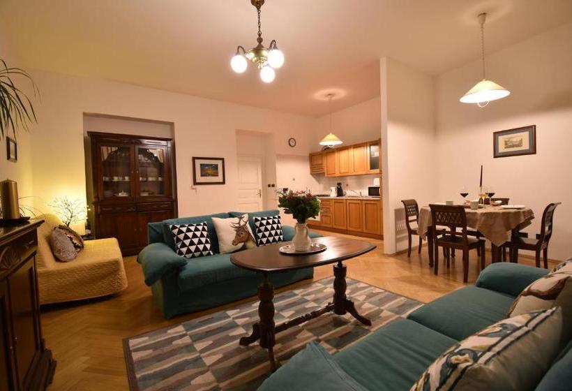 Cozy Flat By The Astronomical Clock