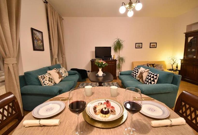 Cozy Flat By The Astronomical Clock