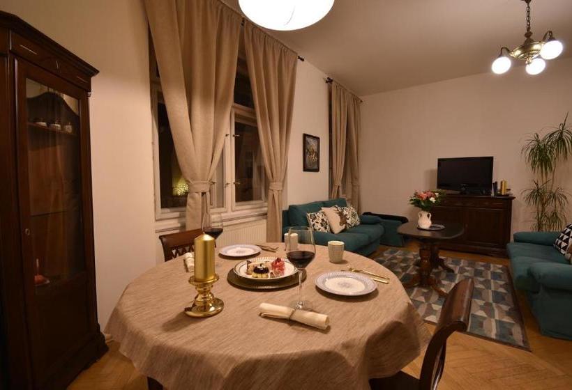 Cozy Flat By The Astronomical Clock