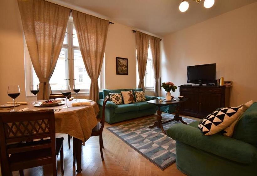 Cozy Flat By The Astronomical Clock