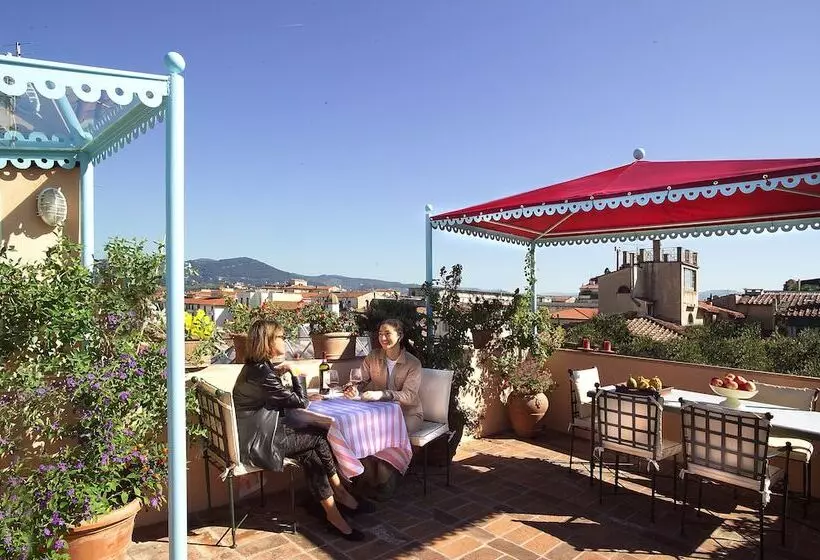 تختخواب و صبحانه Antica Dimora Johlea