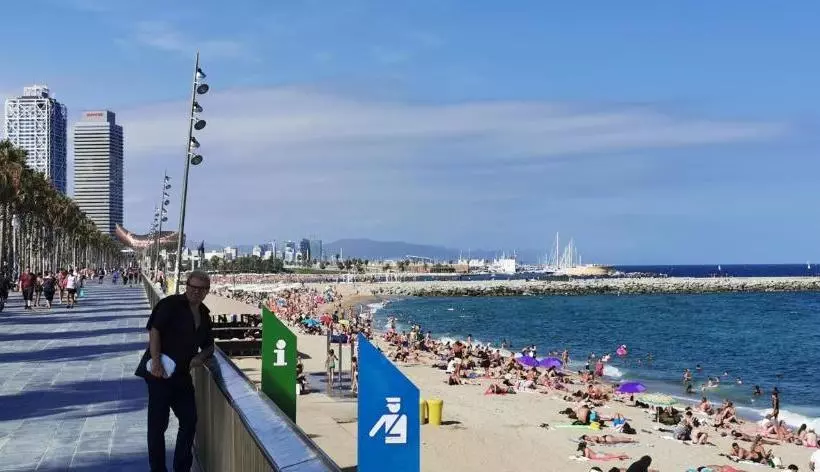 Classbedroom Barcelona Beach Apartments