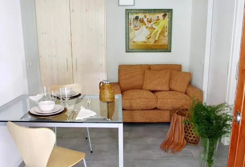 Classbedroom Barcelona Beach Apartments