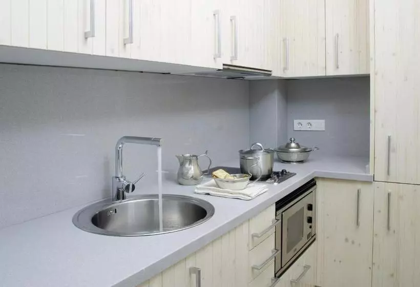 Classbedroom Barcelona Beach Apartments