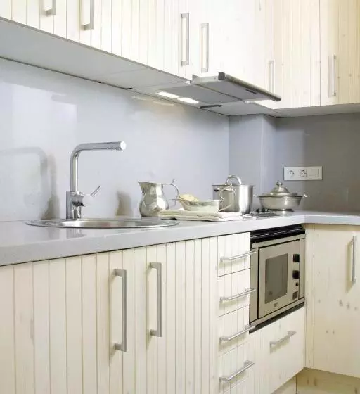 Classbedroom Barcelona Beach Apartments