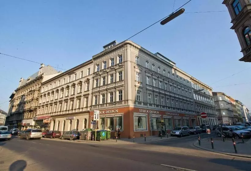 Debo Apartments Schönbrunner Strasse  Contactless Check In