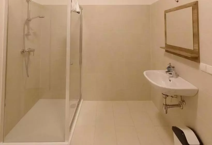 Debo Apartments Schönbrunner Strasse  Contactless Check In