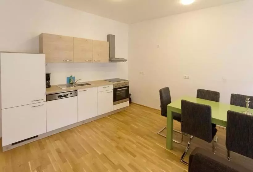 Debo Apartments Schönbrunner Strasse  Contactless Check In