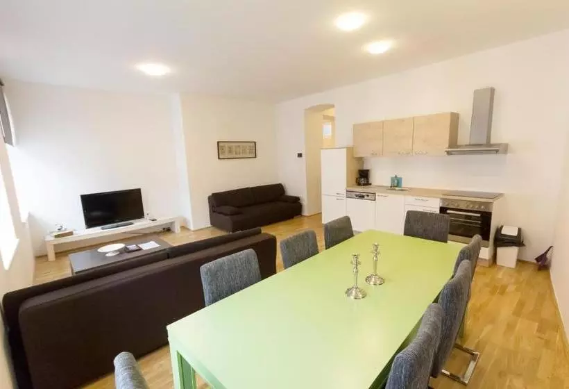 Debo Apartments Schönbrunner Strasse  Contactless Check In