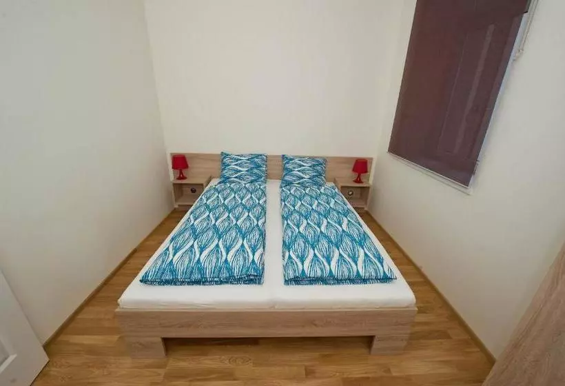 Debo Apartments Schönbrunner Strasse  Contactless Check In