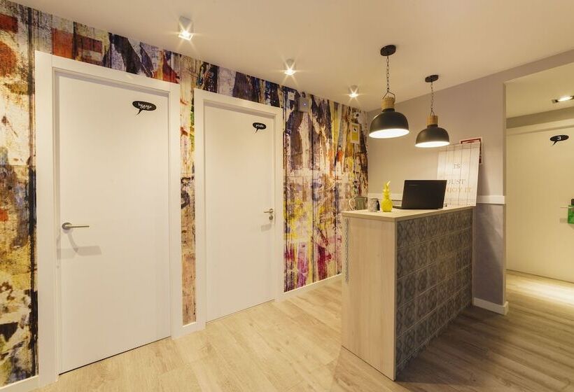 مسافرخانه Bypillow Wander