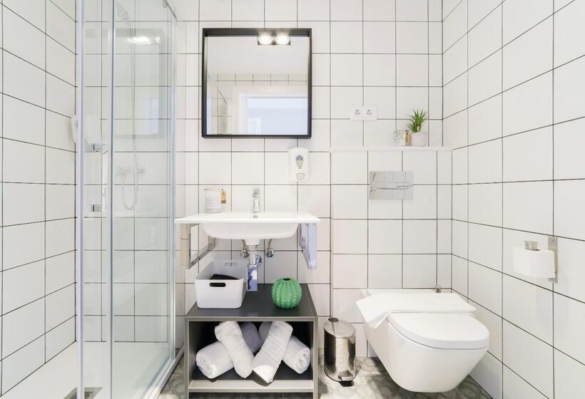 مسافرخانه Bypillow Wander