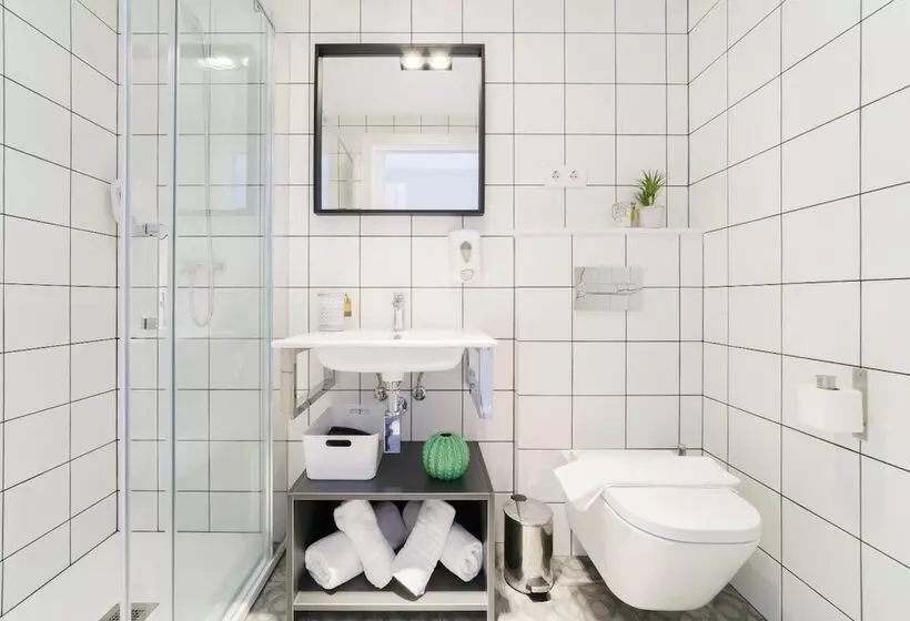 مسافرخانه Bypillow Wander