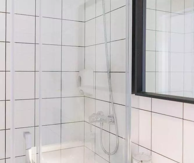 مسافرخانه Bypillow Wander