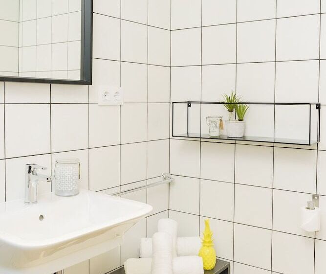 مسافرخانه Bypillow Wander