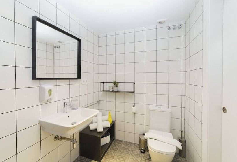 مسافرخانه Bypillow Wander