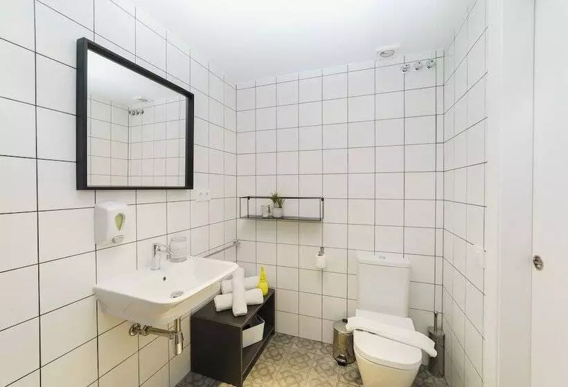 مسافرخانه Bypillow Wander