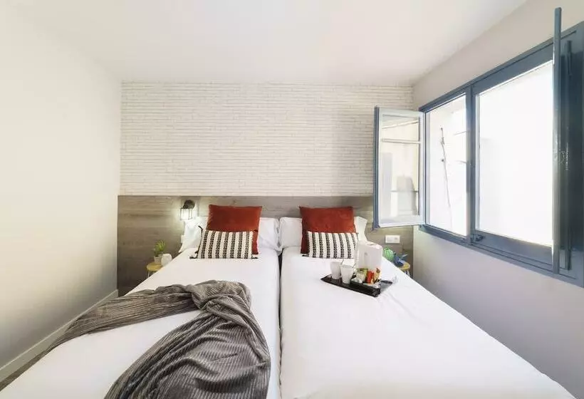 مسافرخانه Bypillow Wander