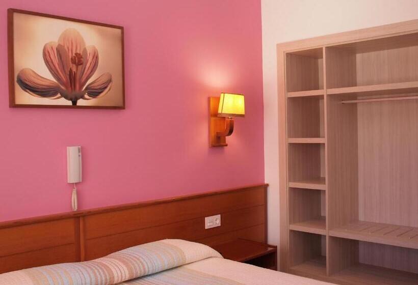 فندق فئة نجمة واحدة El Castell