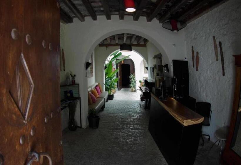 مسافرخانه Silos19 Suites