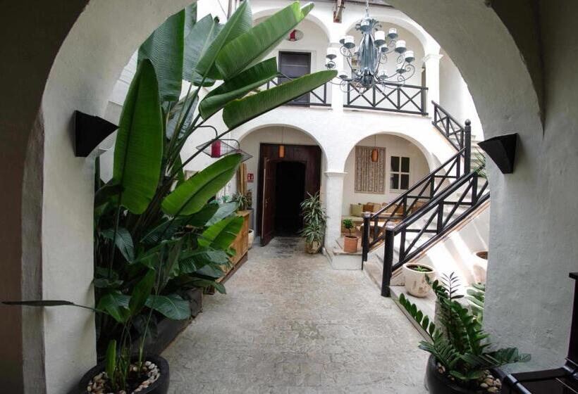 مسافرخانه Silos19 Suites