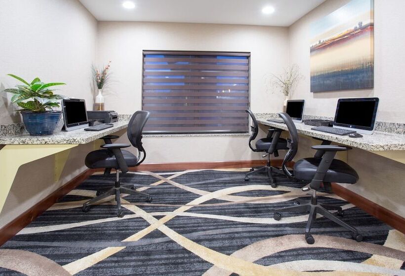 בית מלון כפרי Holiday Inn Express & Suites Glendive, An Ihg