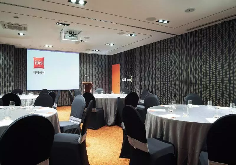 هتل Ibis Ambassador Seoul Insadong Myeongdong