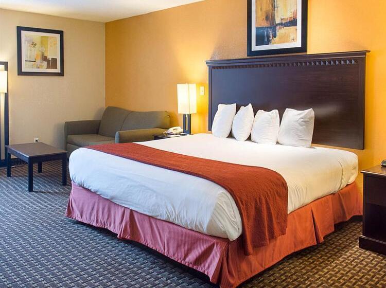 Отель Quality Inn & Suites Quantico