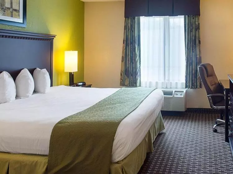 Отель Quality Inn & Suites Quantico