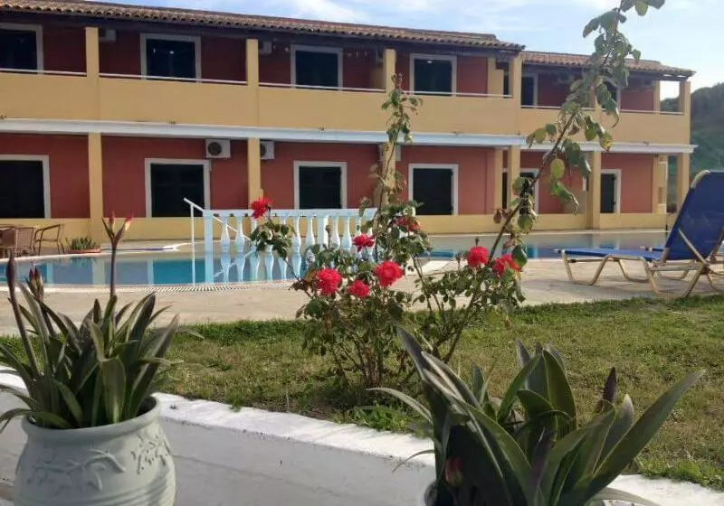 Alexis Pool Apartments