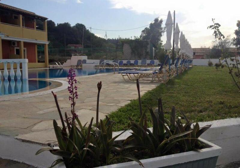 Alexis Pool Apartments