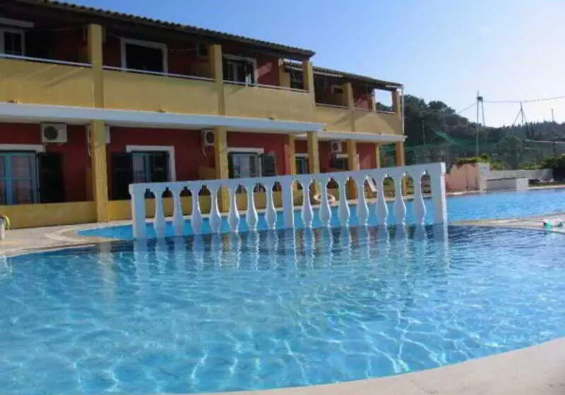 Alexis Pool Apartments