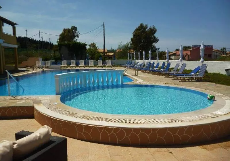 Alexis Pool Apartments