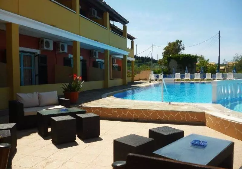 Alexis Pool Apartments