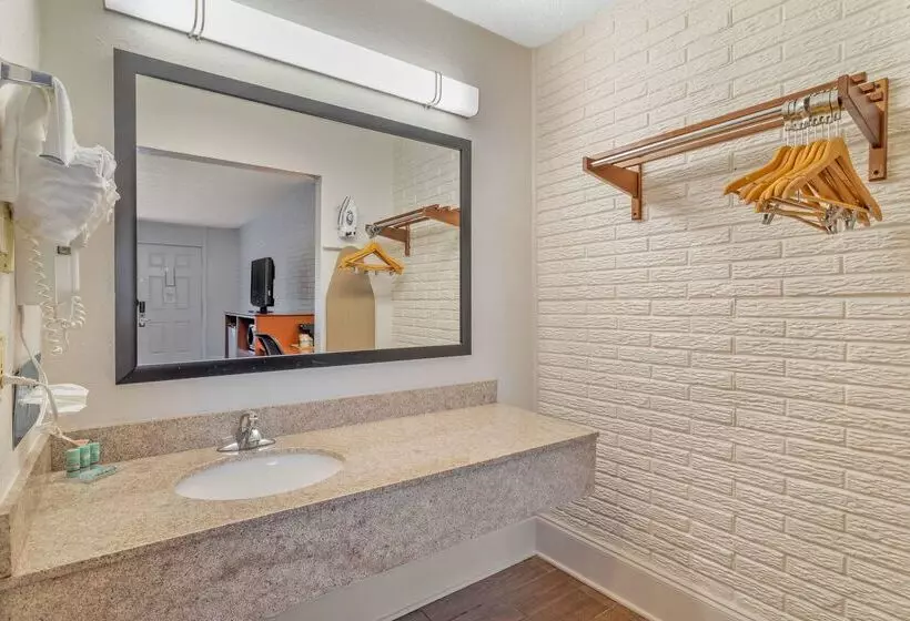 ホテル Best Western Hendersonville Inn