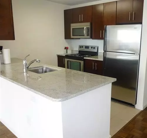 هتل Churchill At 50 Columbus