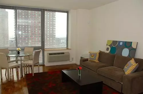 هتل Churchill At 50 Columbus