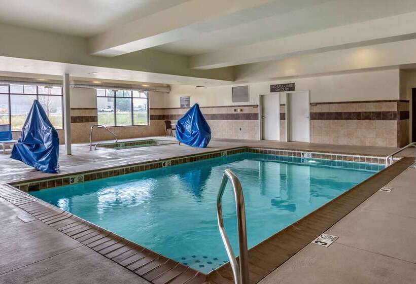 فندق Comfort Suites Airportuniversity