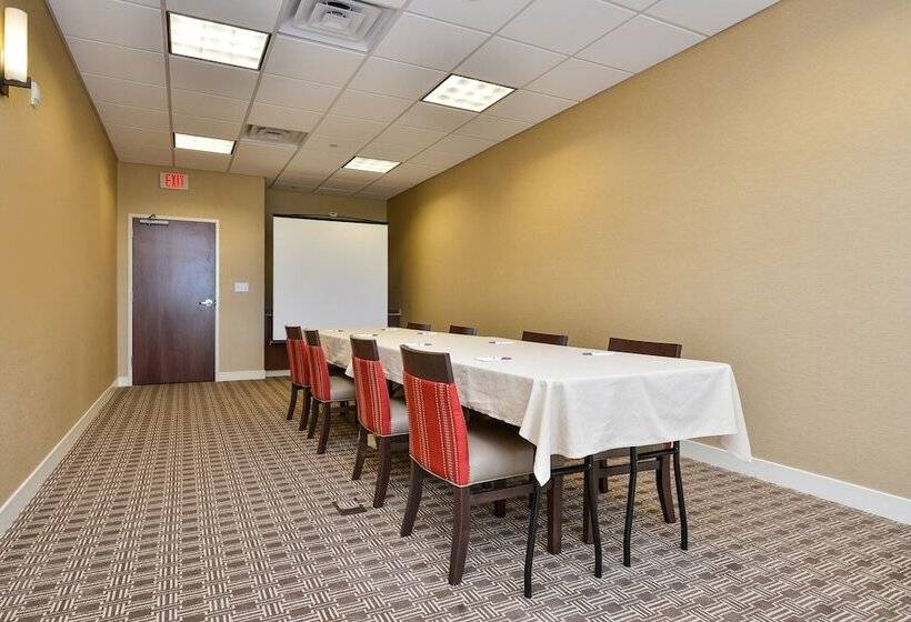 فندق Comfort Suites Airportuniversity