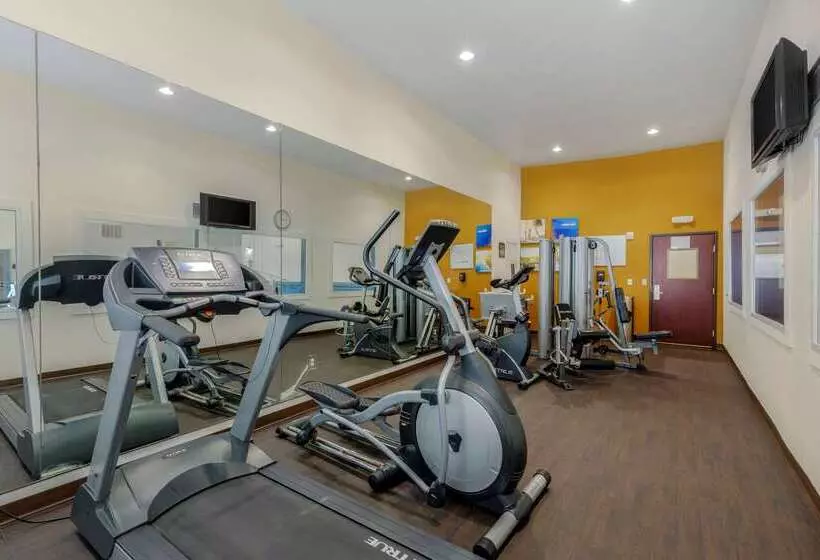 호텔 Comfort Suites