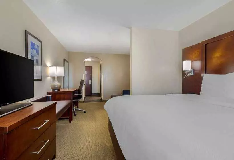 호텔 Comfort Suites