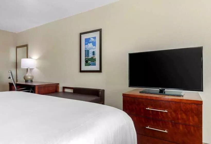 호텔 Comfort Suites