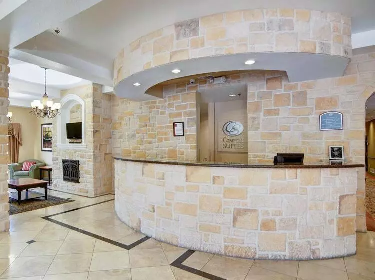 호텔 Comfort Suites