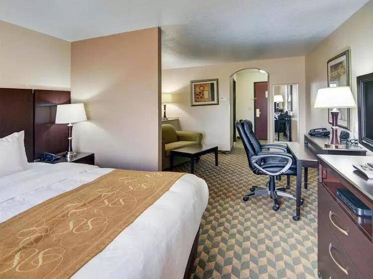 호텔 Comfort Suites