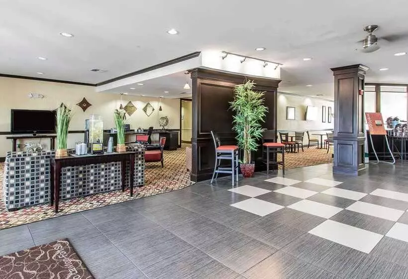 Отель Comfort Suites Lawton Near Fort Sill