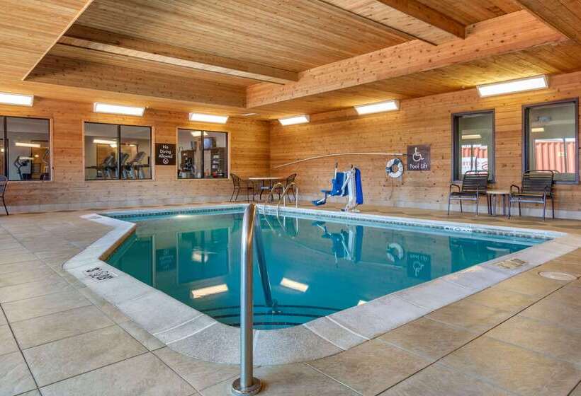 בית מלון כפרי Comfort Suites Manhattan