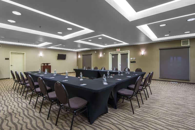 هتل Comfort Suites