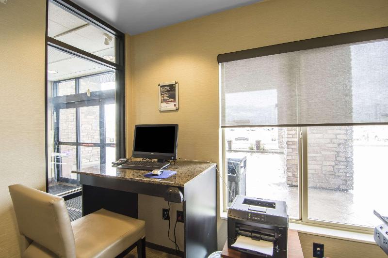 هتل Comfort Suites