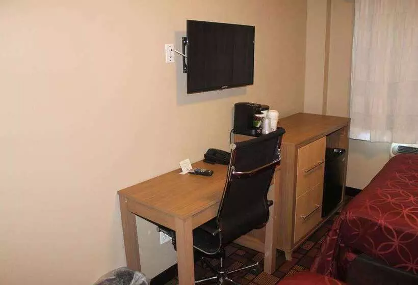 هتل Days Inn By Wyndham Brooklyn Borough Park